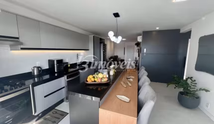 Apartamento semimobiliado à venda com 3 quartos sendo 1 suíte e 2 vagas privativas, centro, Navegantes