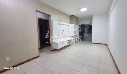 Apartamento para locação anual, semimobiliado, com 3 quartos (sendo uma suíte), 2 vagas de garagem, Villa Serena, no bairro Vila Operária, Itajaí-SC