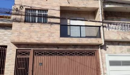 Casa Sobreposta para Alugar na Vila ABC, São Paulo - 3 dormitórios, suíte e garagem