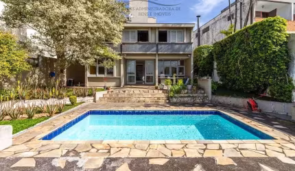 Casa à venda com 4 quartos no Jardim Leonor