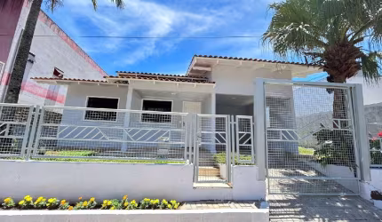 Casa com 3 quartos à venda na RUA GABRIEL FERNANDES, 32, Parque das Palmeiras, Chapecó por R$ 660.000