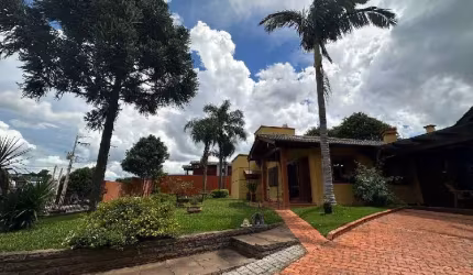 Casa com 3 quartos à venda na Caetano Roberto Panarotto, 654 e, Santo Antônio, Chapecó por R$ 1.600.000
