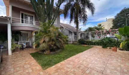 Casa com 3 quartos à venda na Pará, 633 D, Maria Goretti, Chapecó por R$ 1.750.000