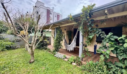 Casa com 3 quartos à venda na Jardim Europa, 108, Maria Goretti, Chapecó por R$ 680.000