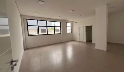 Sala comercial para alugar na Avenida Nereu Ramos - D, 835, Centro, Chapecó por R$ 3.000