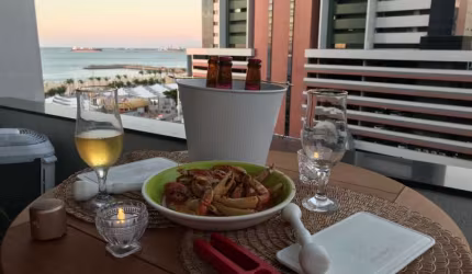 Excelente flat no BRASIL TROPICAL HOTEL RESIDENCE, com estru