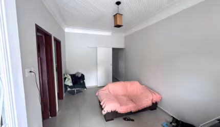 Casa 2 Dormitórios, 2 Vagas e Quintal  Macuco, Santos/SP | Reformada e Pronta para Morar!