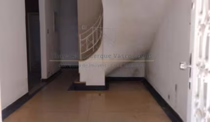 Casa Sobrado isolado amplo 550 m² - Boqueirão em Santos - R$ 23.000,00 + iptu - 5 dormitórios, 4 banheiros e 6 vagas - Com uma edicula nos fundos