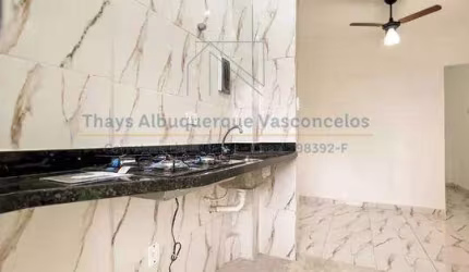 Apartamento 1 Quarto à Venda na Ponta da Praia, Santos/SP  Reformado e a 1 Quadra da Praia