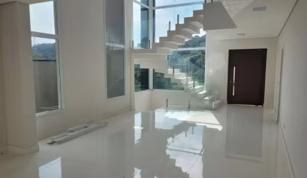 Uma belíssima residência nova estuda permuta por apartamento e veículo no negócio