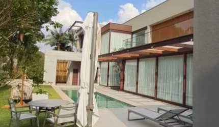 Casa nova em Alphaville, acabou de ser mobiliada com tudo completo do melhor de alto padrão...