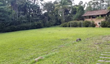 Belíssimo Terreno em Jandira de 1.650m2 em Condomínio Fechado