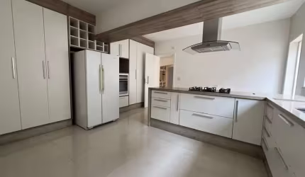 CASA PARA LOCAÇÃO EM ALPHAVILLE - SEMI MOBILIADA OU TOTALMENTE MOBILIADA