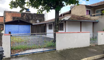 Terreno Elevado com Casas Térreas no bairro Nova Esperança