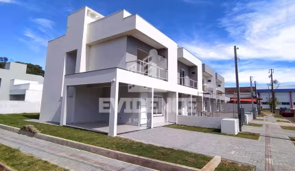 SOBRADO À VENDA LOCALIZADO NO BAIRRO LA SALLE