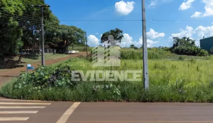 TERRENO DE ESQUINA À VENDA, LOCALIZADO NO BAIRRO CADORIN