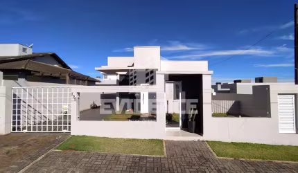 CASA À VENDA LOCALIZADA NO BAIRRO FRARON