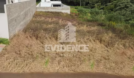 TERRENO À VENDA, LOCALIZADO NO BAIRRO MENINO DEUS