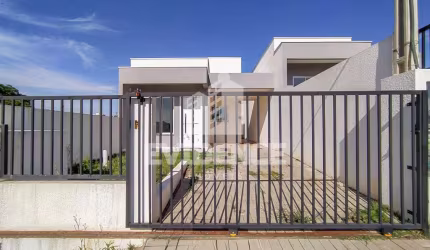 CASA À VENDA LOCALIZADA NO BAIRRO FRARON