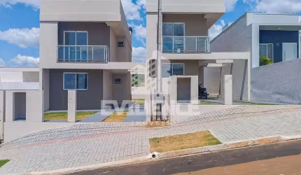 SOBRADOS À VENDA LOCALIZADOS NO BAIRRO FRARON