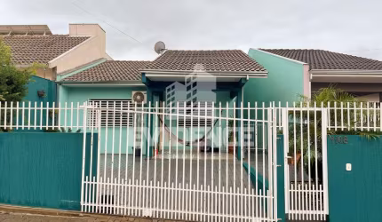 CASA À VENDA LOCALIZADA NO BAIRRO FRARON