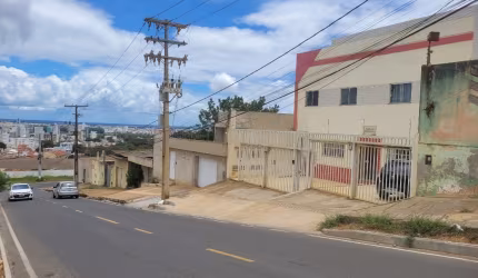 APARTAMENTO DE DOIS QUARTOS NO BAIRRO CANDEIAS 
