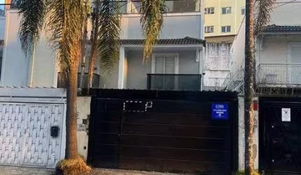 Linda casa com 3 suite e 225 metros