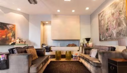 Campo Belo: Apartamento com 220 m² com 4 dormitórios sendo 2 suítes, 3 vagas.