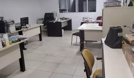 Barracão / Galpão / Depósito com 5 salas para alugar na Rua Luciano Silva, 475, Vila das Belezas, São Paulo, 400 m2 por R$ 15.000
