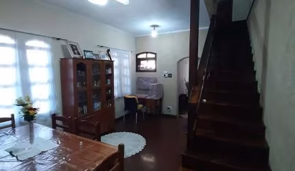 Sobrado à venda na Vila Camargo/ Cavinato