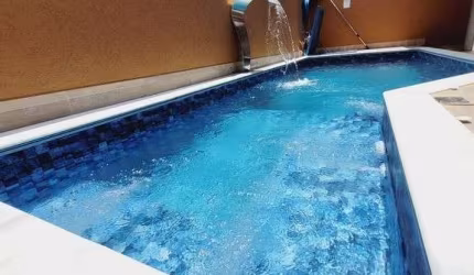 CASA COM PISCINA À VENDA - RESIDENCIAL SANTA CLARA