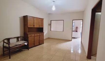 Casa com edícula à venda na Vila Queiróz