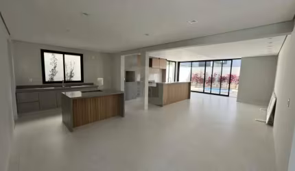 Casa em condomínio para locação e venda no bairro Nova Uberlândia