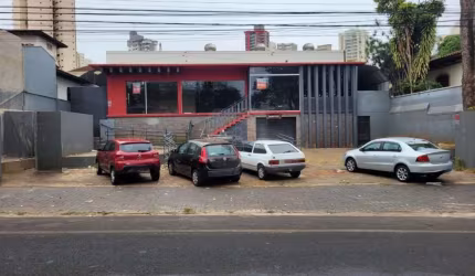 Casa comercial para locação no bairro Osvaldo Rezende