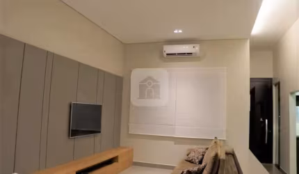 Ótima Casa a Venda no Bairro Jardim Botânico condomínio Splendido