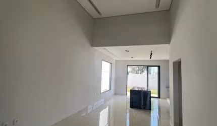 Casa à venda em Condomínio na Zona Sul.