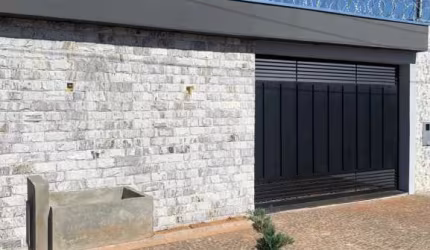 Casa à Venda no Bairro Custódio Pereira
