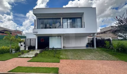 Casa para venda no bairro Granja Marileusa.