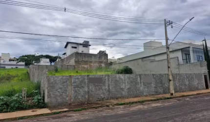 Terreno A Venda No Bairro Vigilato Pereira