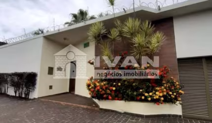 CASA LINDA,ESPAÇOSA,COM ÁREA VERDE!