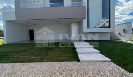 Casa à Venda no Condomínio Jardim Versailles.