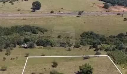 Área à venda nas Chácaras Parque das Andorinhas