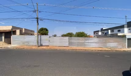 Terreno à Venda no Bairro Tibery.