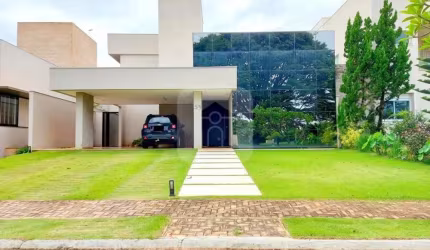 Casa à Venda no Condomínio Bosque Karaíba