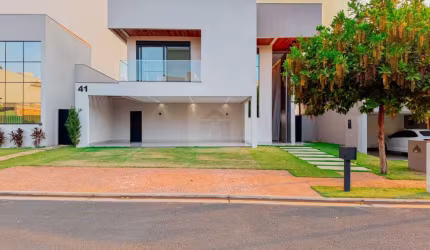 Excelente Casa em Condomínio Fechado