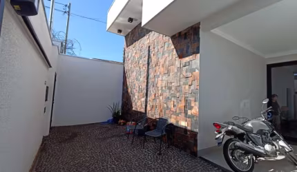 Casa à venda  no bairro Alto Umuarama.