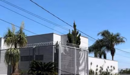 Casa para locação no bairro Jardim Karaiba