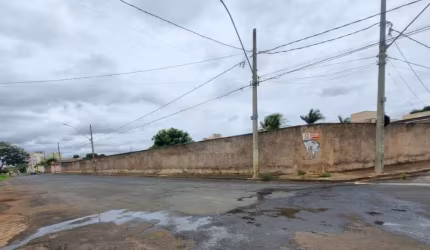 Àrea a venda no Santa Mônica