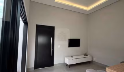 Casa a venda em condomínio fechado