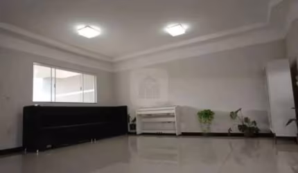 Casa Para Venda No Bairro Jardim Holanda